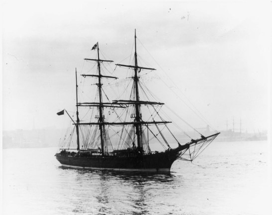 4-Clan_Macleod_New_York_1890s (Alice Austen)